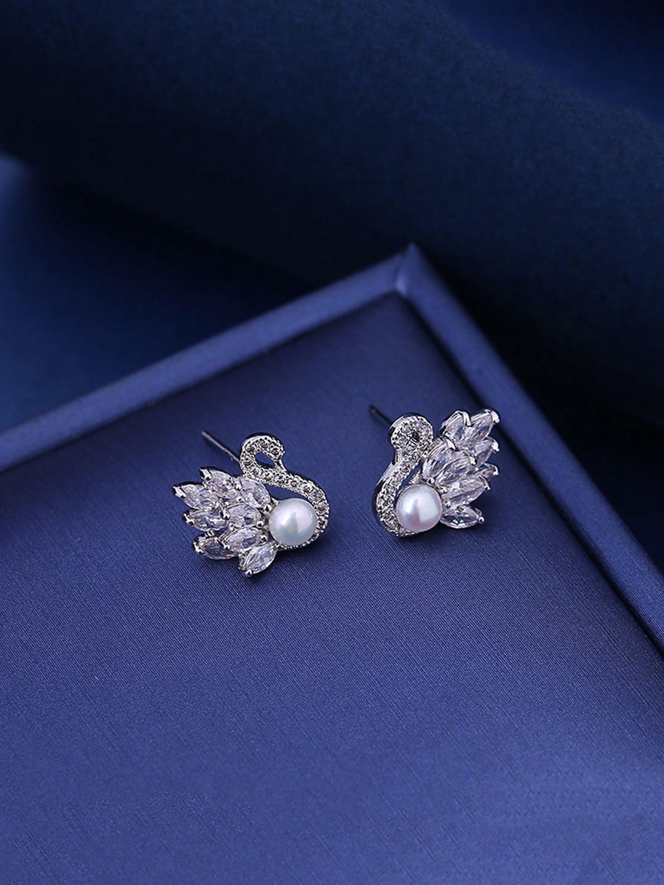 Swan Design Earrings for Women – Cultured Faux Pearl & Cubic Zirconia Decor with S925 Silver Pin