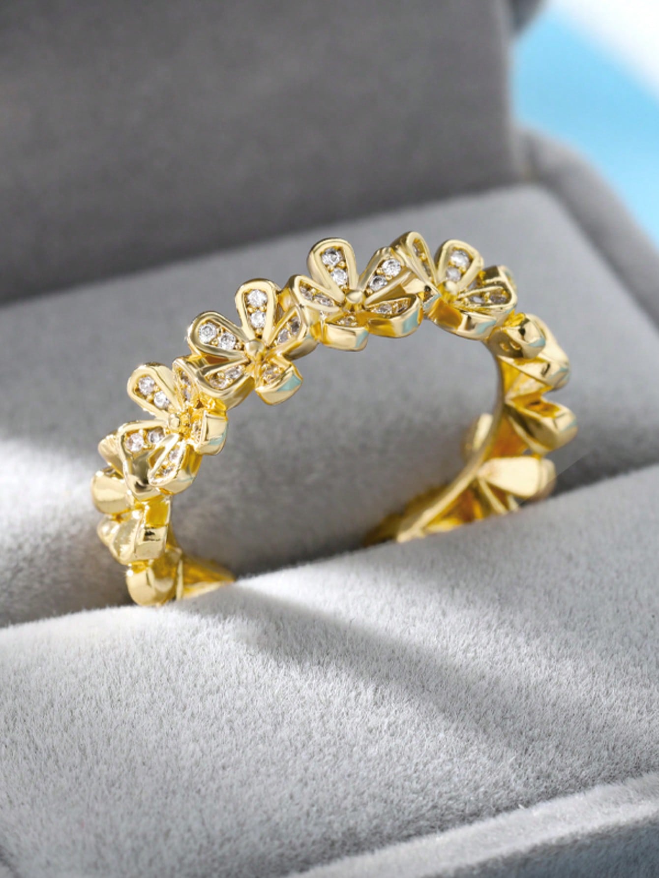 Gold-Plated Cubic Zirconia Flower Ring – Adjustable Luxury Jewelry for Women