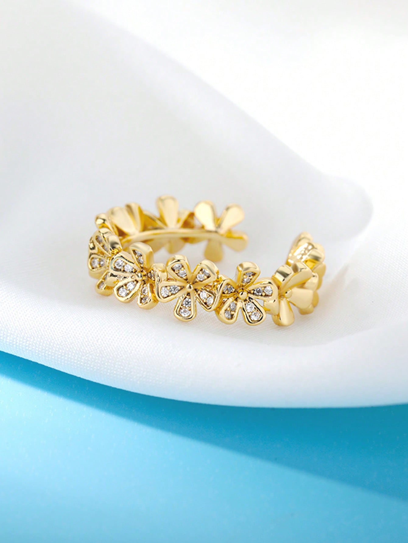 Gold-Plated Cubic Zirconia Flower Ring – Adjustable Luxury Jewelry for Women