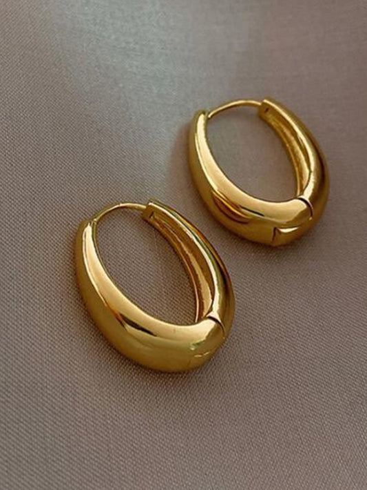 Glossy Metallic Geometric Oval Hoop Earrings for Women – Trendy & Modern