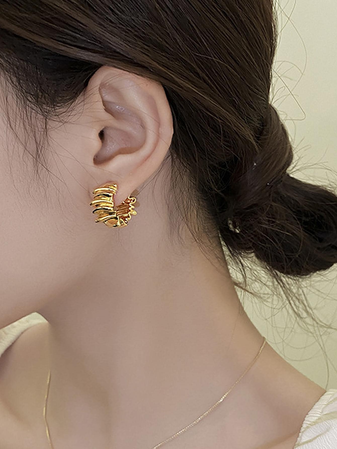 Minimalist Copper Hoop Earrings – Elegant Everyday Jewelry for Women
