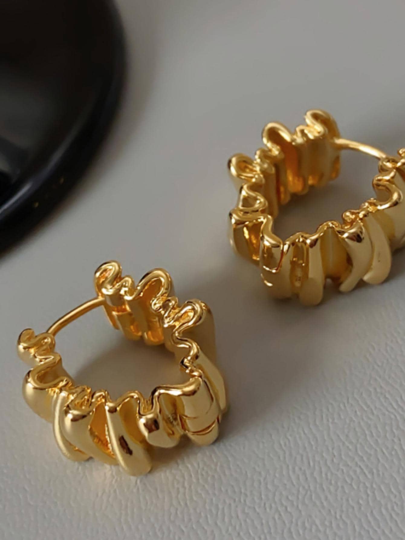 Minimalist Copper Hoop Earrings – Elegant Everyday Jewelry for Women
