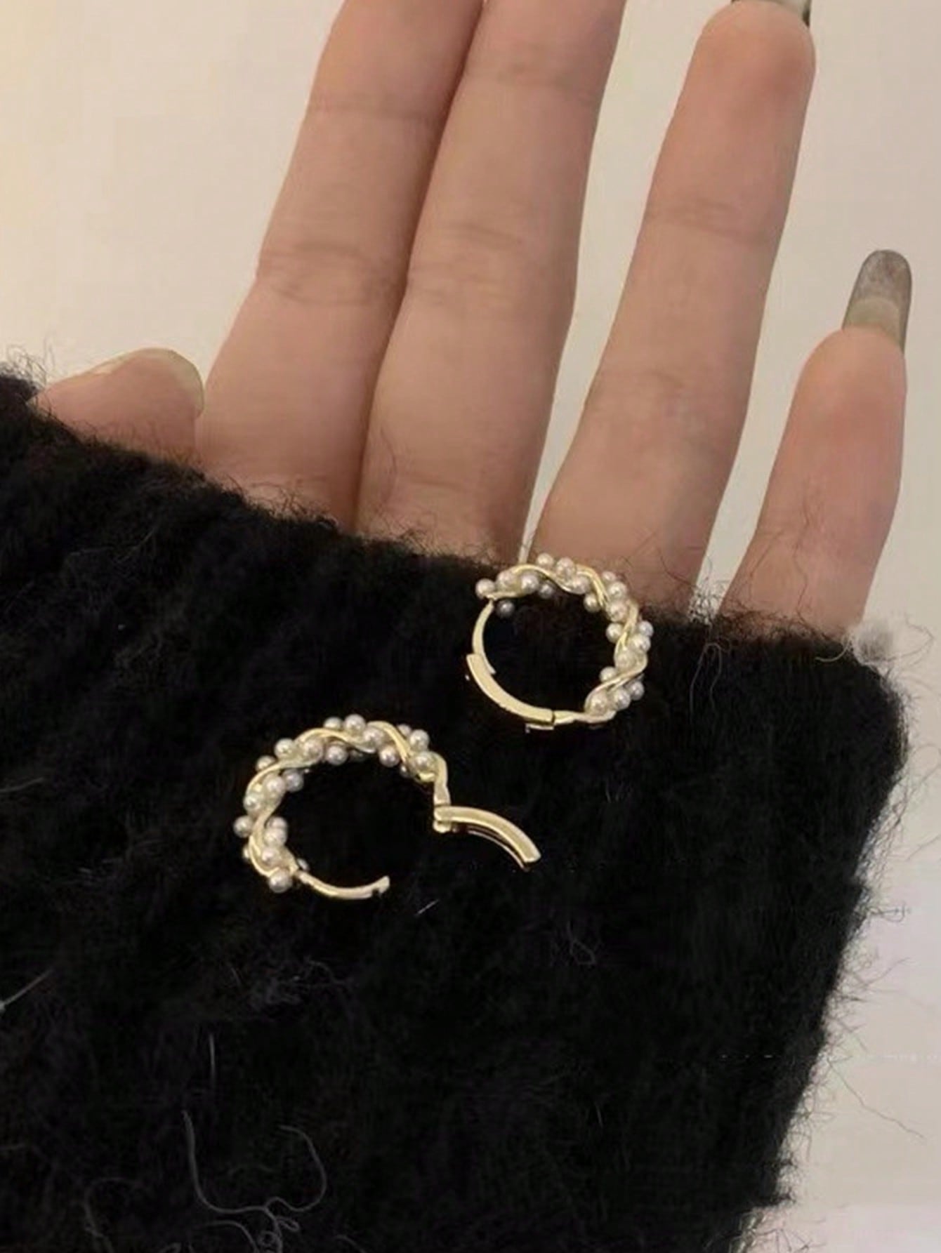 Elegant Faux Pearl Hoop Earrings – Classic Statement Jewelry for Women