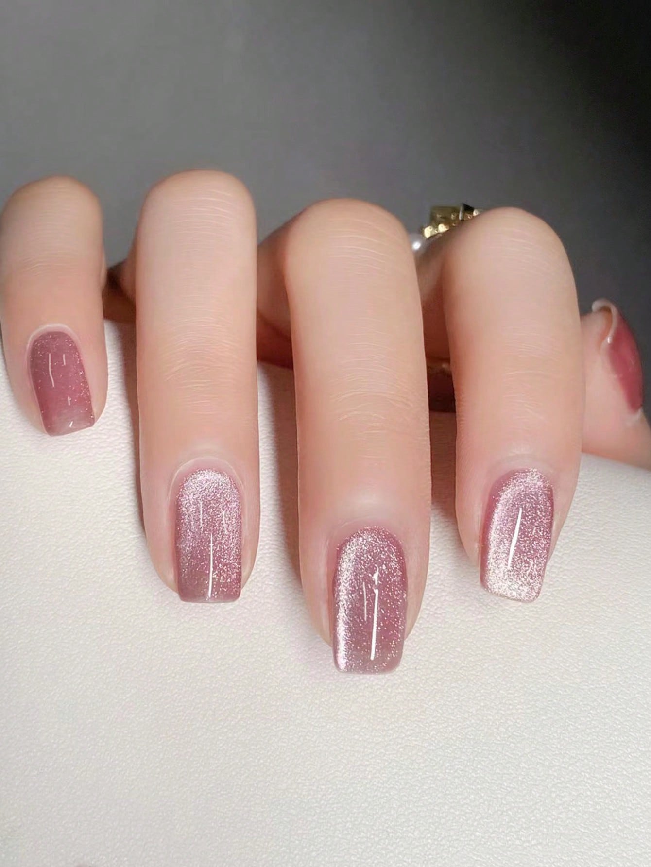24-Piece Cat Eye Effect Glossy Almond-Shaped Press-On Nails